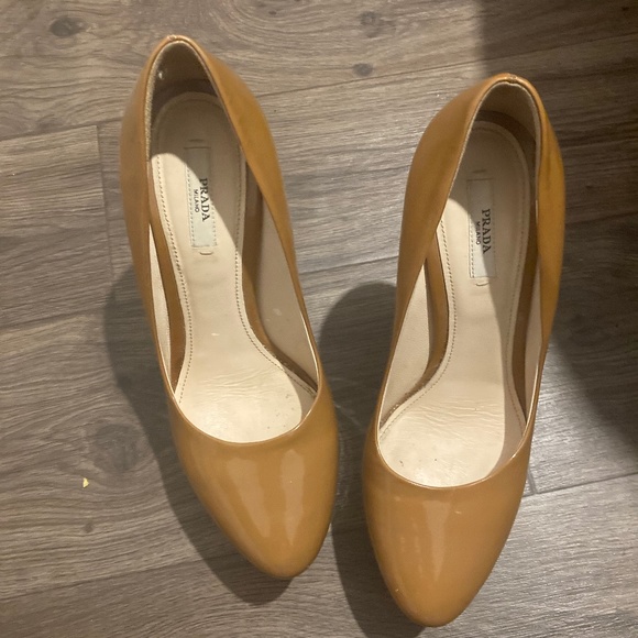 100% Authentic Prada Platform Pumps - Picture 1 of 5